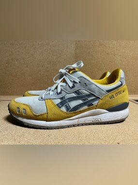 Used ASICS Gel-Lyte III in Sunflower/Carrier Grey color-way